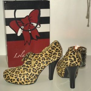 Lola Ramona Angie Platform Pump with Bow Detail